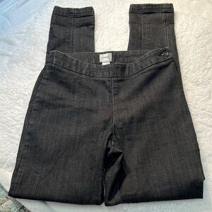Chico’s Black Denim Side-Zip Jeans size 4/0. Seams down back legs. EUC.